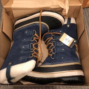 Sorel Joan If Arctic Shearling boots sz 10